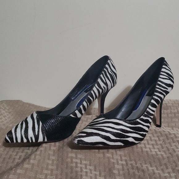White House Black Market zebra striped print (calf hair) stiletto - Picture 3 of 6
